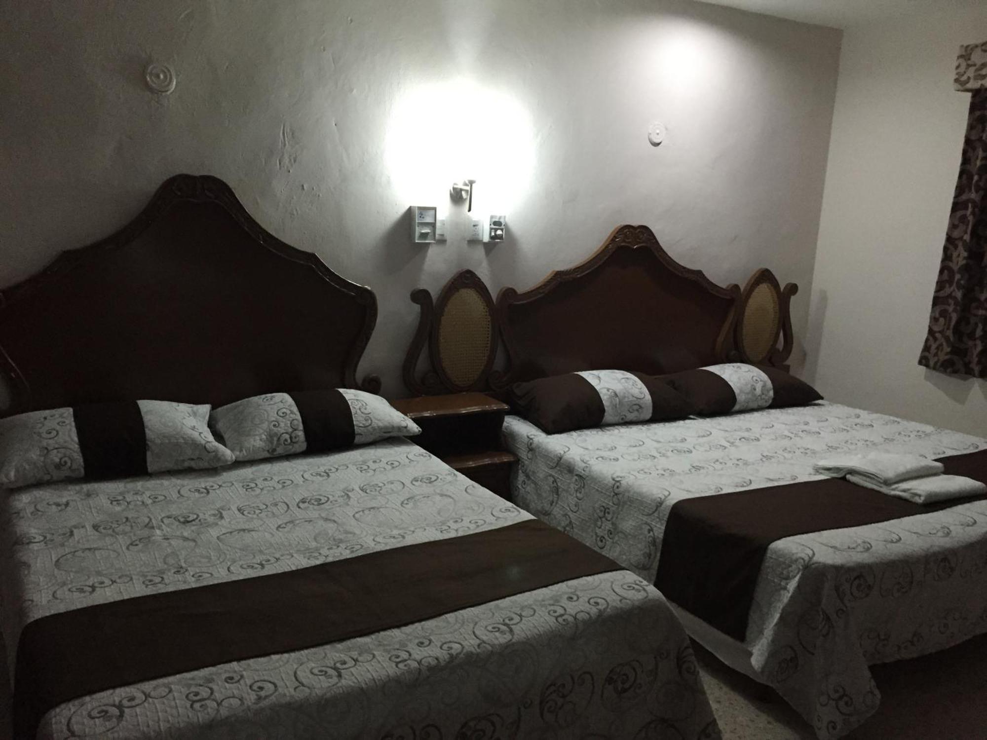 Hostal Kin-Beh Vandrehjem Valladolid  Eksteriør billede